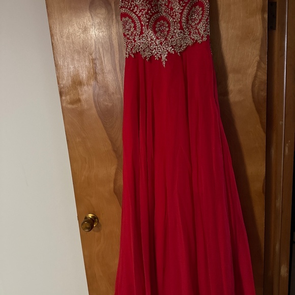 Red formal gown - Beaded strapless - Picture 1 of 3